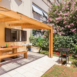 Dora Apartment