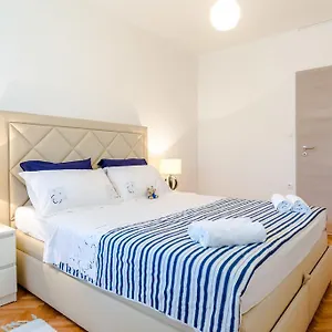 Mandalina Apartment
